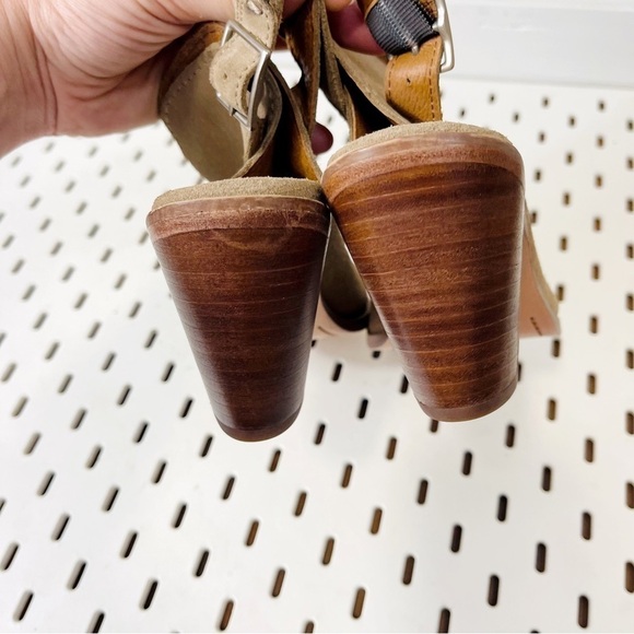 FRYE Courtney Tan Suede Sling Block Heel Sandals - Size 7 - Picture 7 of 9